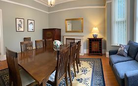Villa With Park Views Close To Liverpool Centre