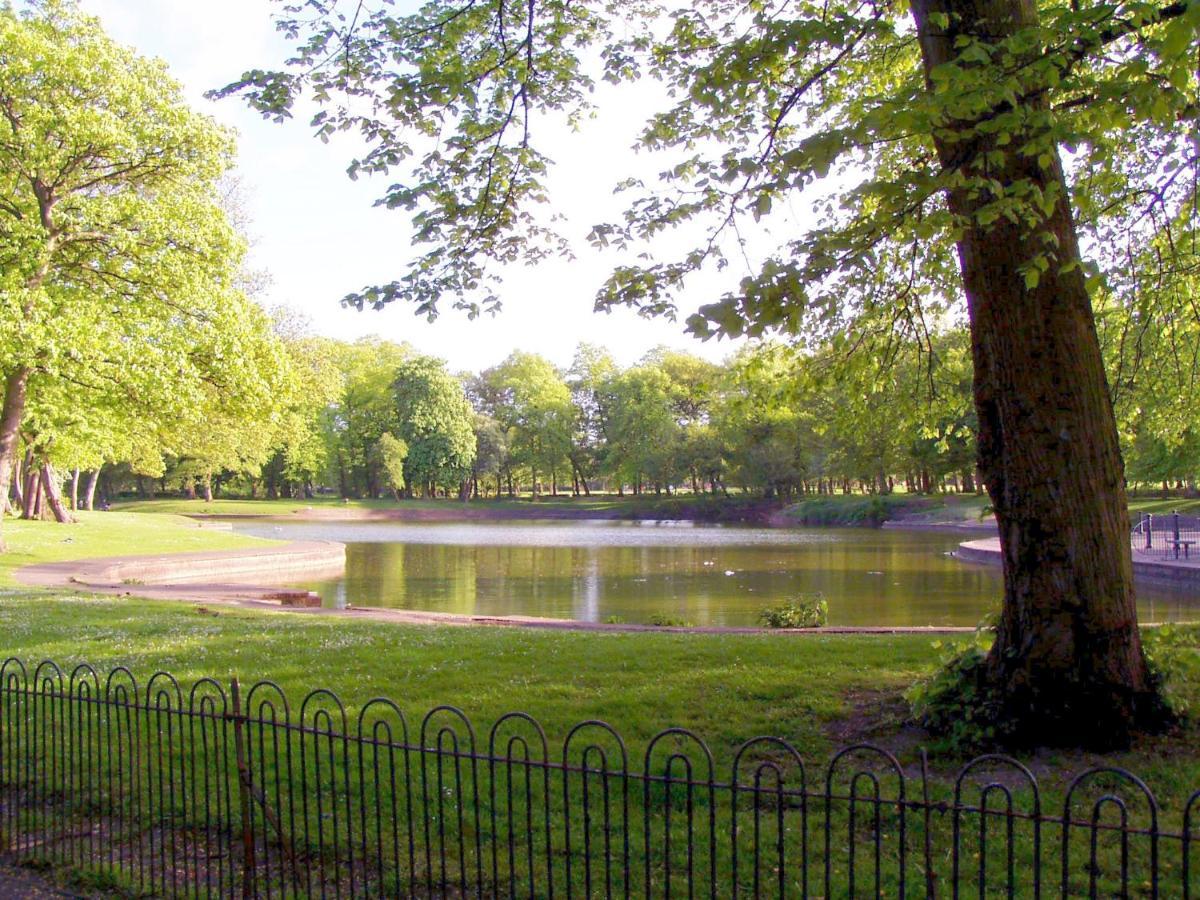 Villa With Park Views Close To Liverpool Centre Exterior photo